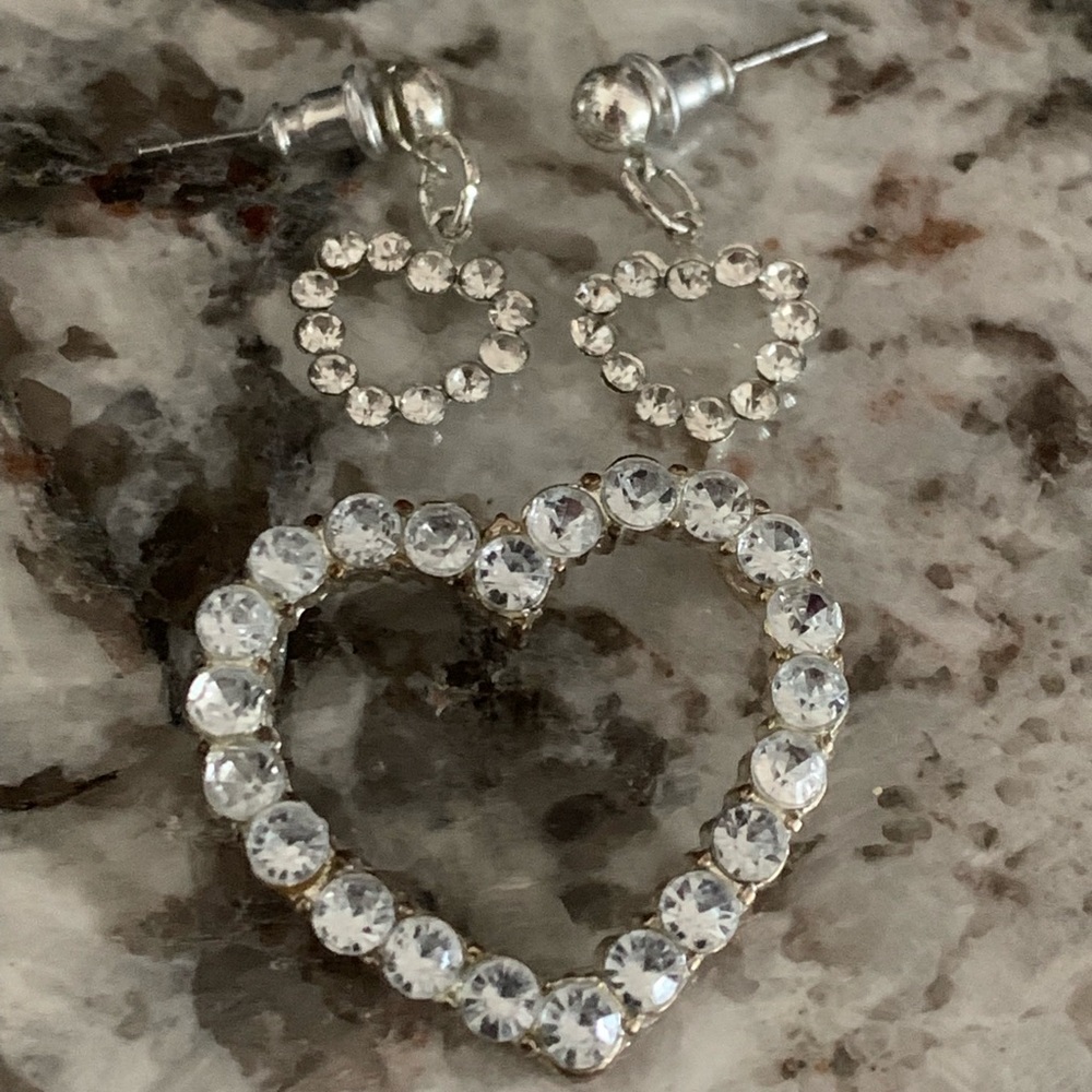 Costume heart shaped rhinestone earrings & pendant